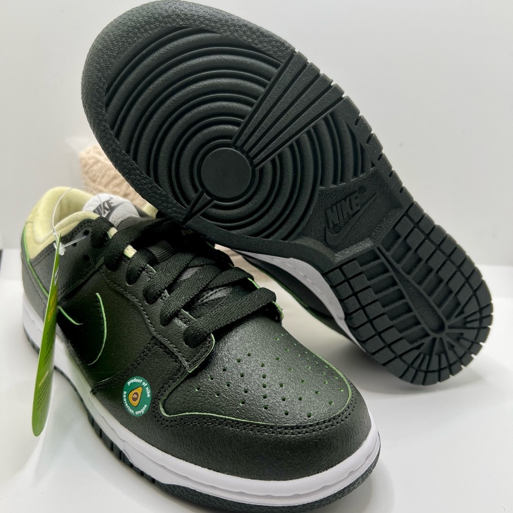 NIKE AVOCADO DUNK LOW WOMENS SIZE 5
